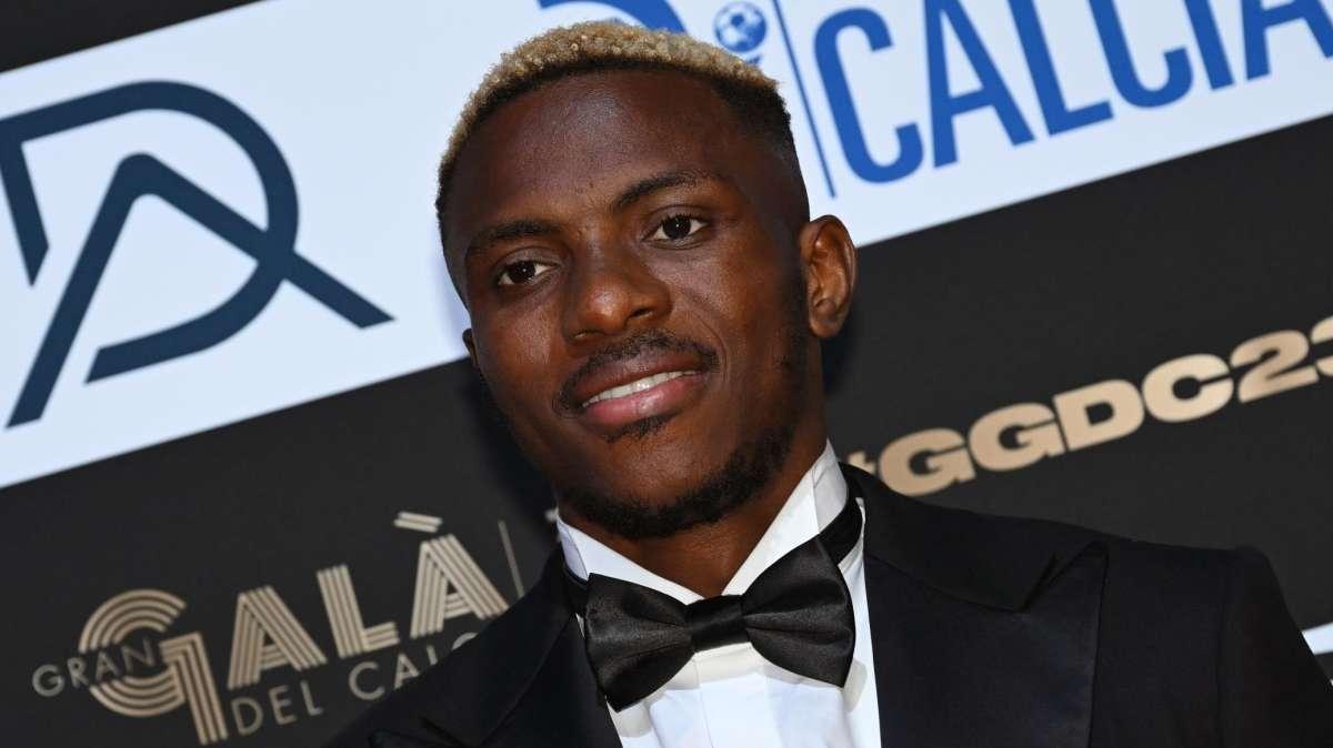 Il riscaldamento pre-gara di Osimhen: ecco i segreti del campione nigeriano