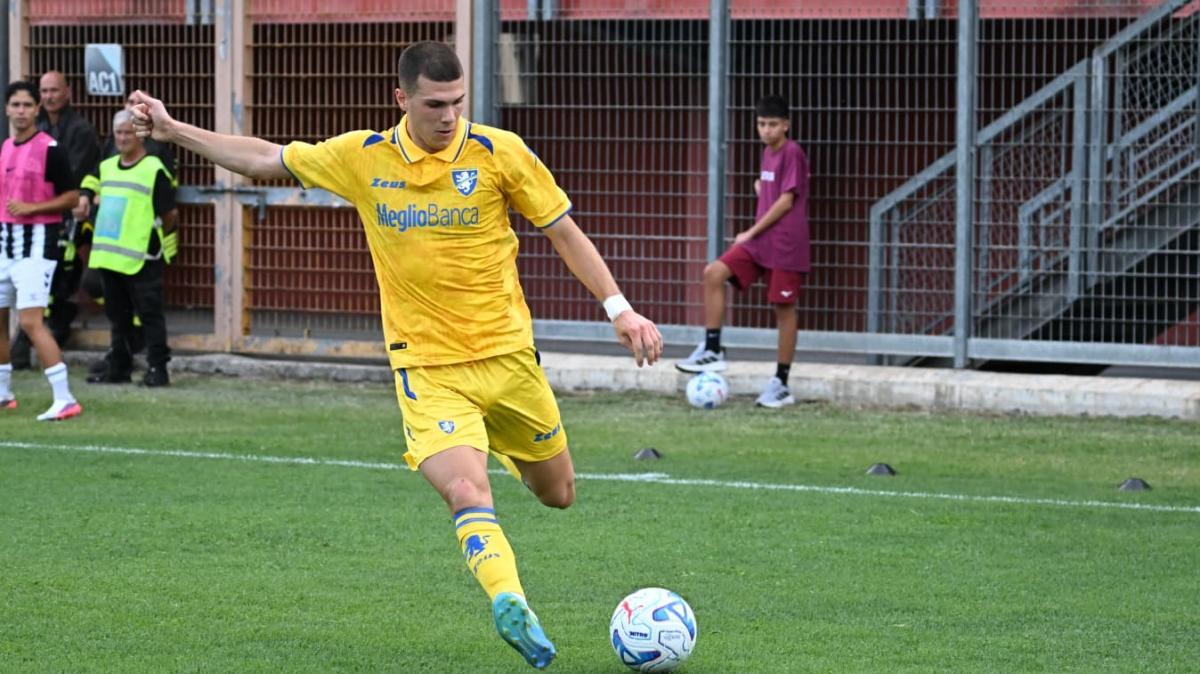 Frosinone, attesa per le nuove maglie: ecco cosa dice il regolamento della Serie A