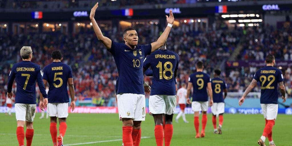La prima qualificata agli ottavi è la Francia: 2-1 alla Danimarca con Mbappé che diventa capocannoniere (e lo resterà)