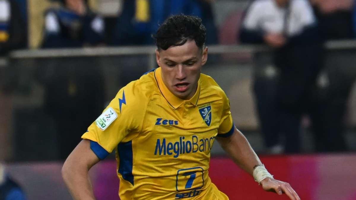 Pagelle Frosinone-Sassuolo 1-2: Oyono in gol, bene Begic. Male Ghedjemis e non solo