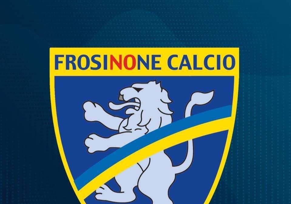 Frosinone, cambia il logo  per dire NO alla violenza sulle donne