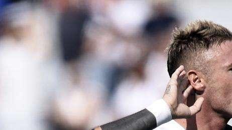 Matteo Ardemagni il canarino più acclamato nel riscaldamento di Frosinone-Entella