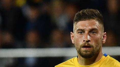 Dionisi sbaglia il rigore, poi esce tra i fischi e sussurra qualcosa a Nesta