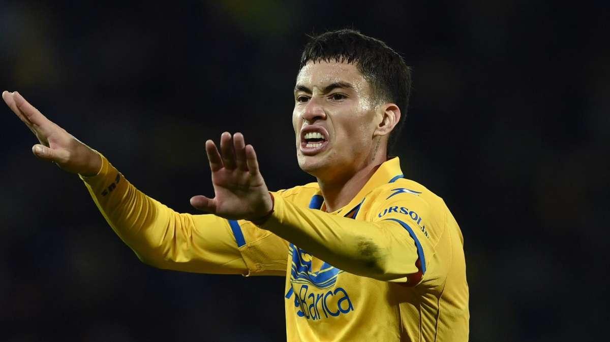 Soulé potrebbe involarsi da solo davanti al portiere, ma il gioco si ferma e il pubblico fischia: cosa è successo al 43' di Frosinone-Genoa