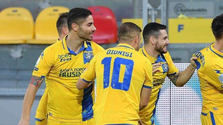 Gazzetta - Niente retrocessioni, la Serie A l'anno prossimo sarà a 22 squadre. E il Frosinone?