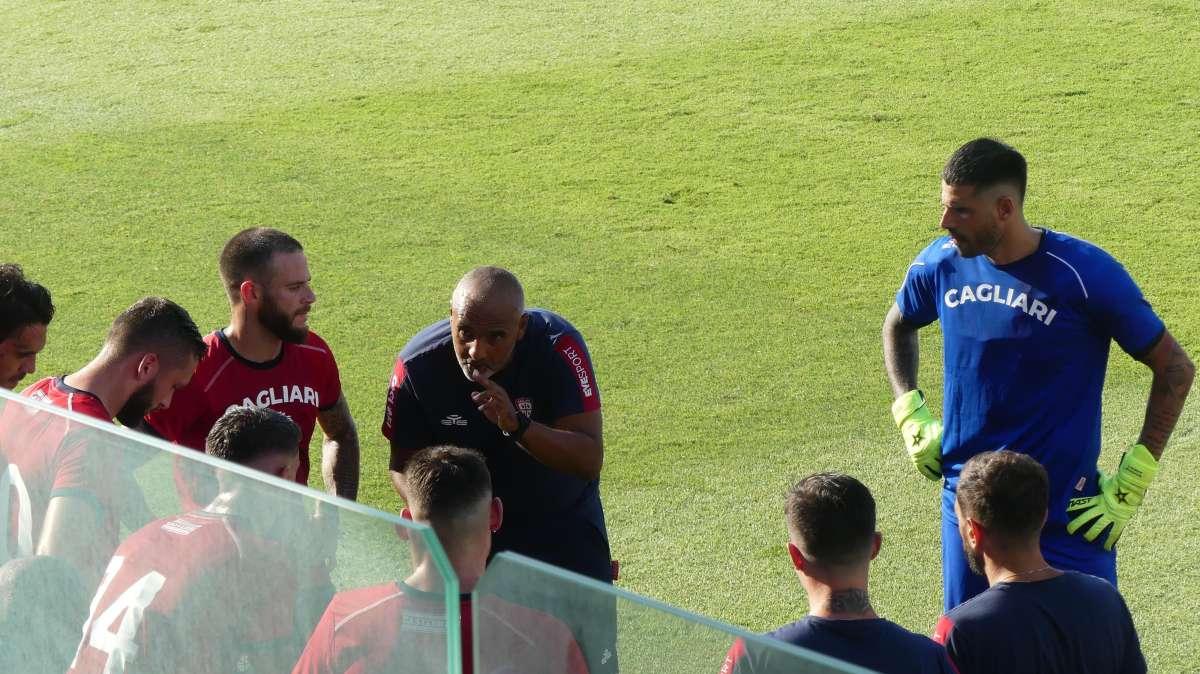 QUI CAGLIARI - Seduta di allenamento verso il Frosinone, sotto lo sguardo del Presidente Giulini