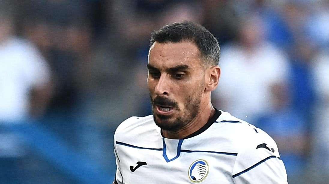 Il ciociaro Zappacosta gioca a Frosinone con la maglia dell'Atalanta: tanto impegno ma un brutto errore sotto porta