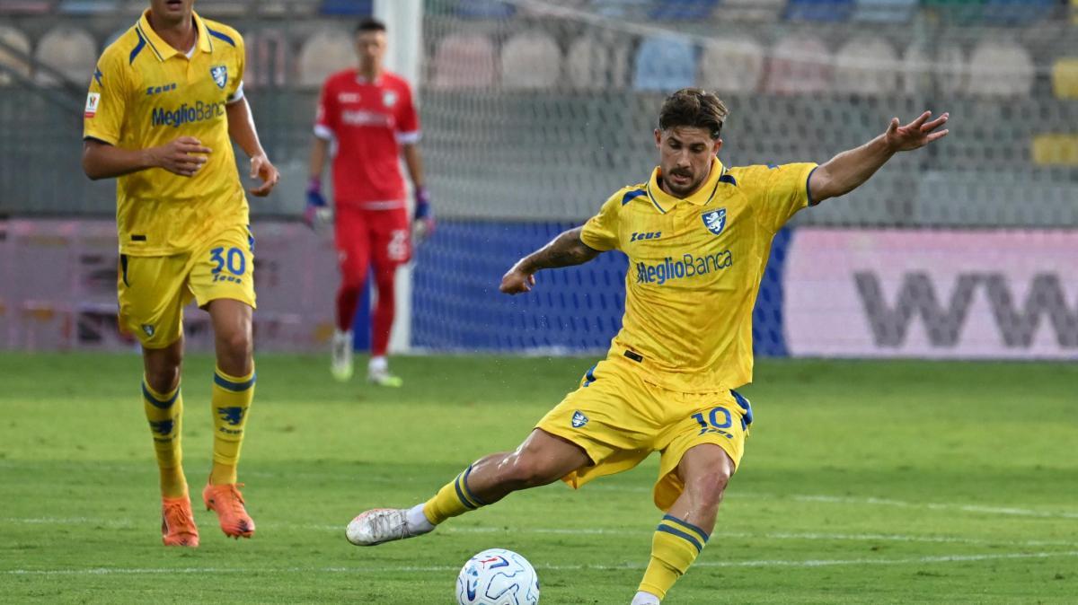Frosinone, ecco Romano Schmid: duttilità, bonus e calci piazzati. Un profilo da scoprire al Fantacalcio