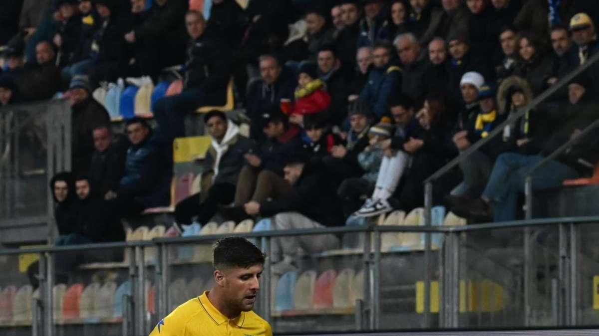 SALA STAMPA - Frosinone, Gabriele Bracaglia: "Mancano sempre meno partite alla fine e ogni vittoria è come se valesse 6 punti"