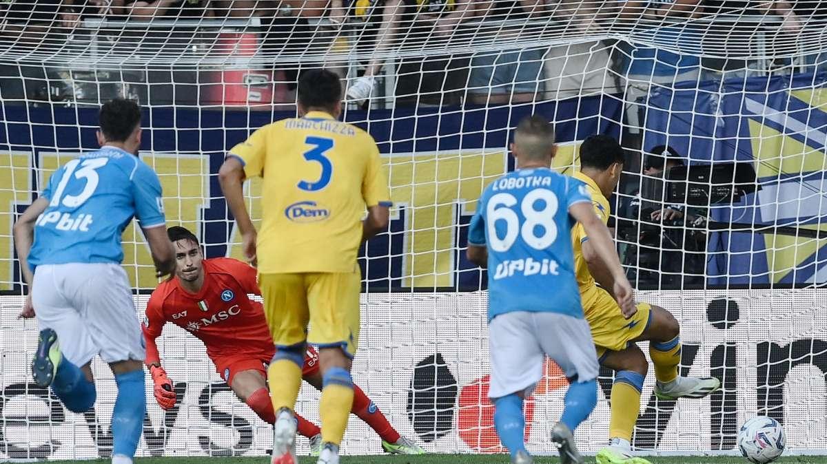Il Frosinone non vuole smettere di stupire nemmeno in Coppa Italia, ma il Napoli cerca riscatto. Ecco le quote dei traders sul match dello ‘Stadio Diego Armando Maradona’