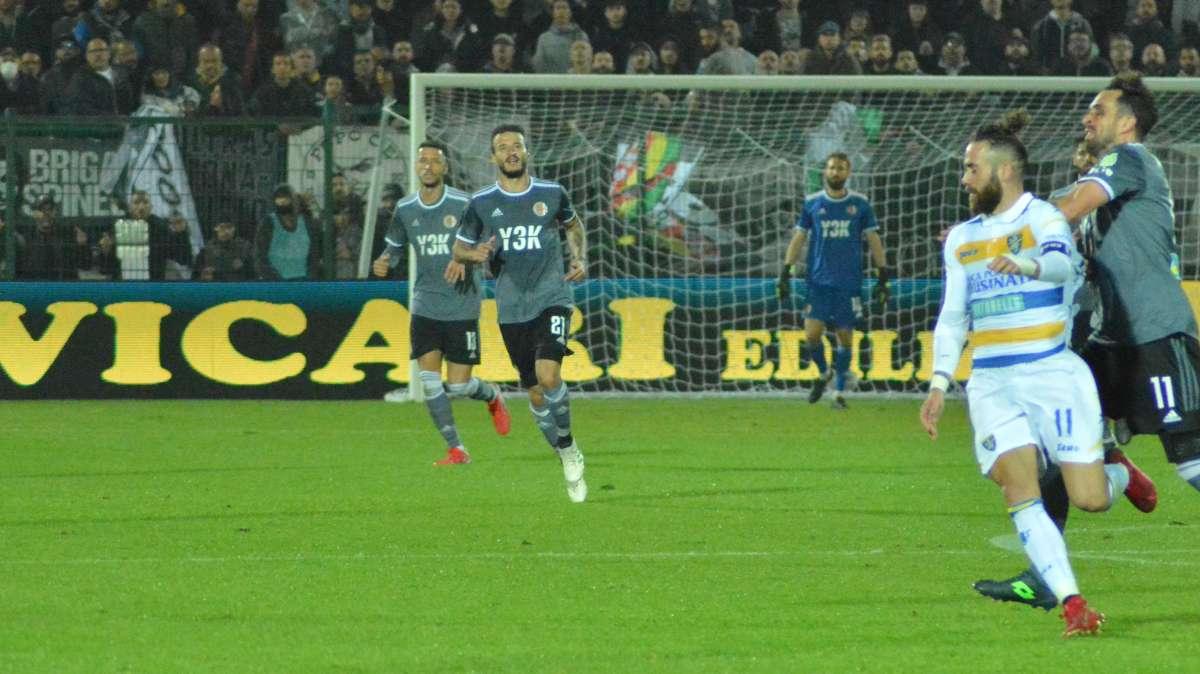 Frosinone, Zampano fa 100 presenze in giallazzurro: "Un onore aver raggiunto questo traguardo con questa maglia"