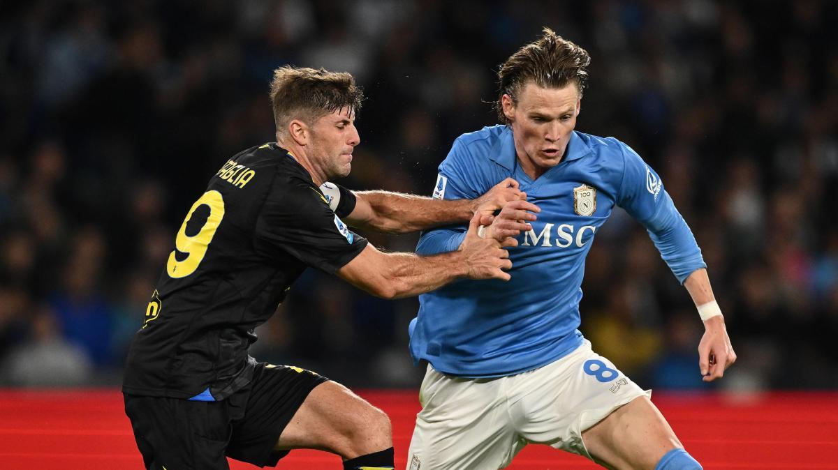 Tabellino e cronaca Napoli-Frosinone 3-0: Due gol in tre minuti, poi de Bruyne nel finale. Palmisani para il rigore, ma il VAR spegne la gioia giallazzurra
