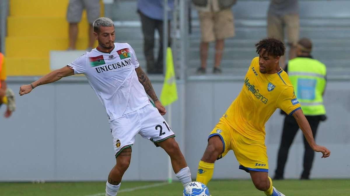 CALCIOMERCATO FROSINONE - Tre club di A sulle tracce di Oyono