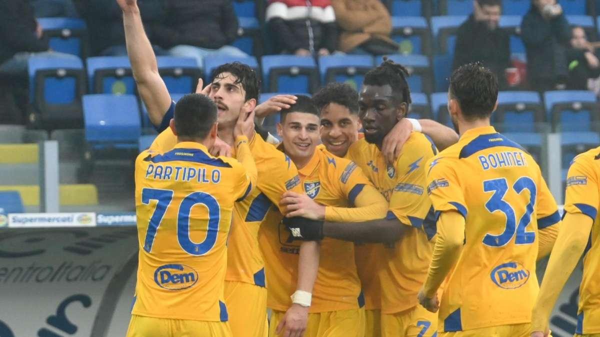 IL FROSINONE È SALVO? Sentenza di primo grado: 4 punti di penalità per il Brescia, che va in C. Playout tra Salernitana e Sampdoria (con ritorno a Salerno)