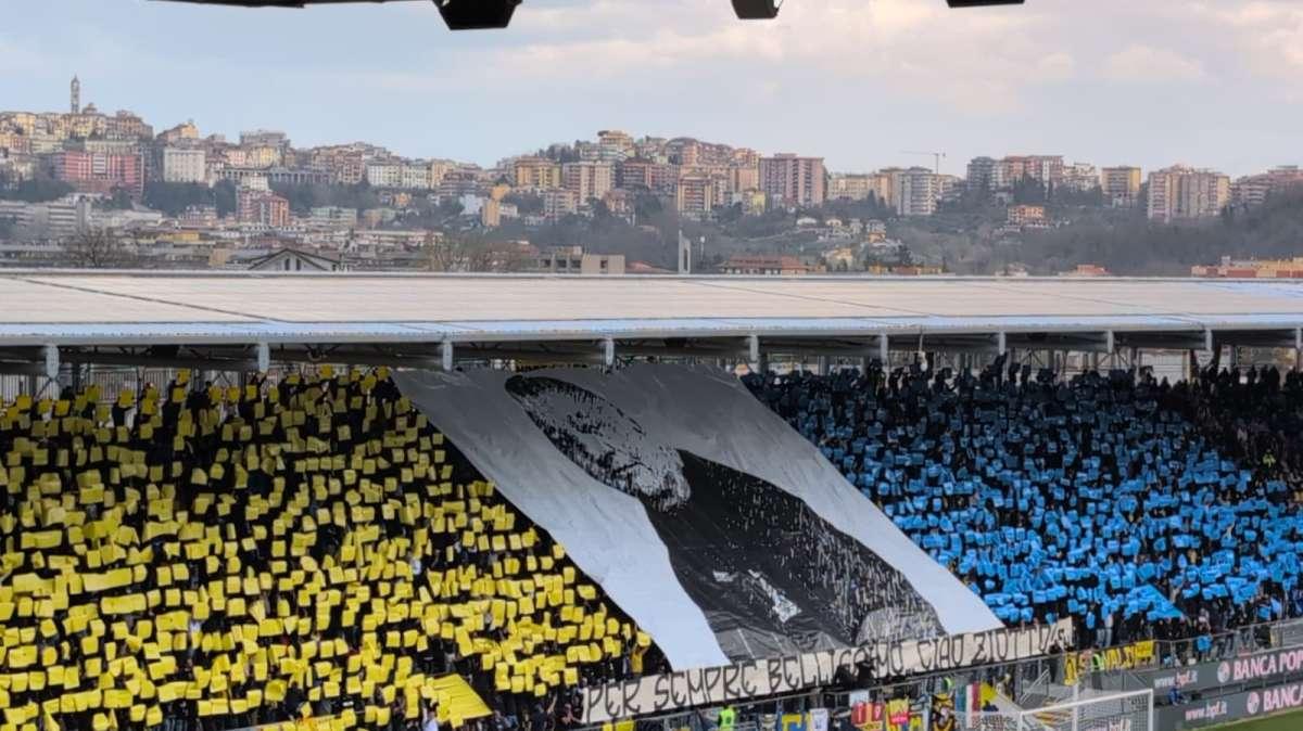 Frosinone, lo Stirpe a prezzi popolarissimi: 30€ per le ultime 4 "finali". È il momento di vivere il sogno!