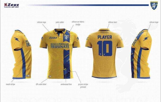 Dal leone stampato al tessuto innovativo: scopriamo i dettagli della prima maglia 2019/20