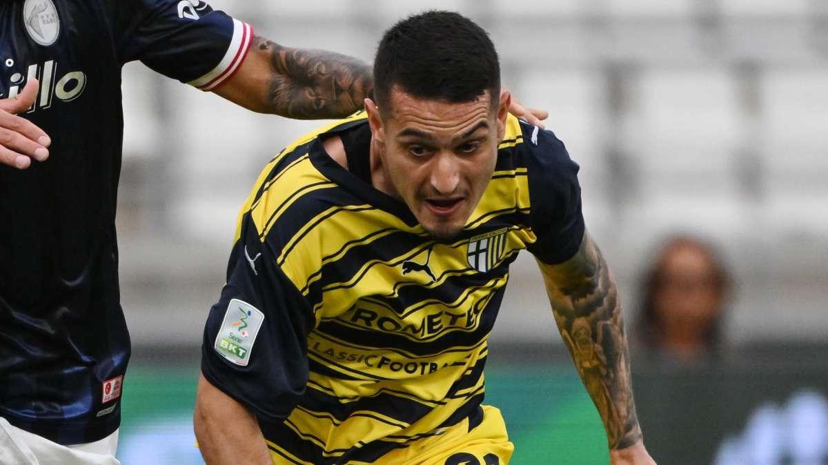 RIVIVI IL LIVE CALCIOMERCATO - GONG FINALE! Terminata la sessione estiva, sullo scadere Caso al Modena. Quattro ufficialità in entrata
