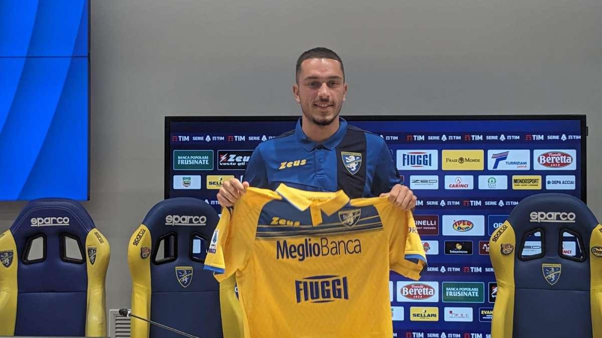 Frosinone, Ibrahimovic si presenta: "Mi piace il calcio offensivo del mister. Felice di essere qui"