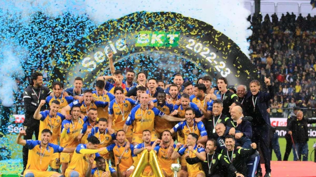 Frosinone CAMP1ONE!!! Le foto con la Coppa Nexus