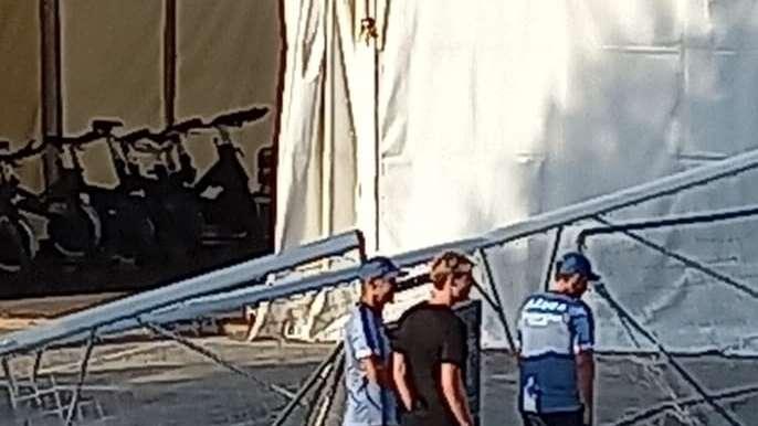 FOTONOTIZIA - Brescianini a bordocampo mentre assiste all'allenamento