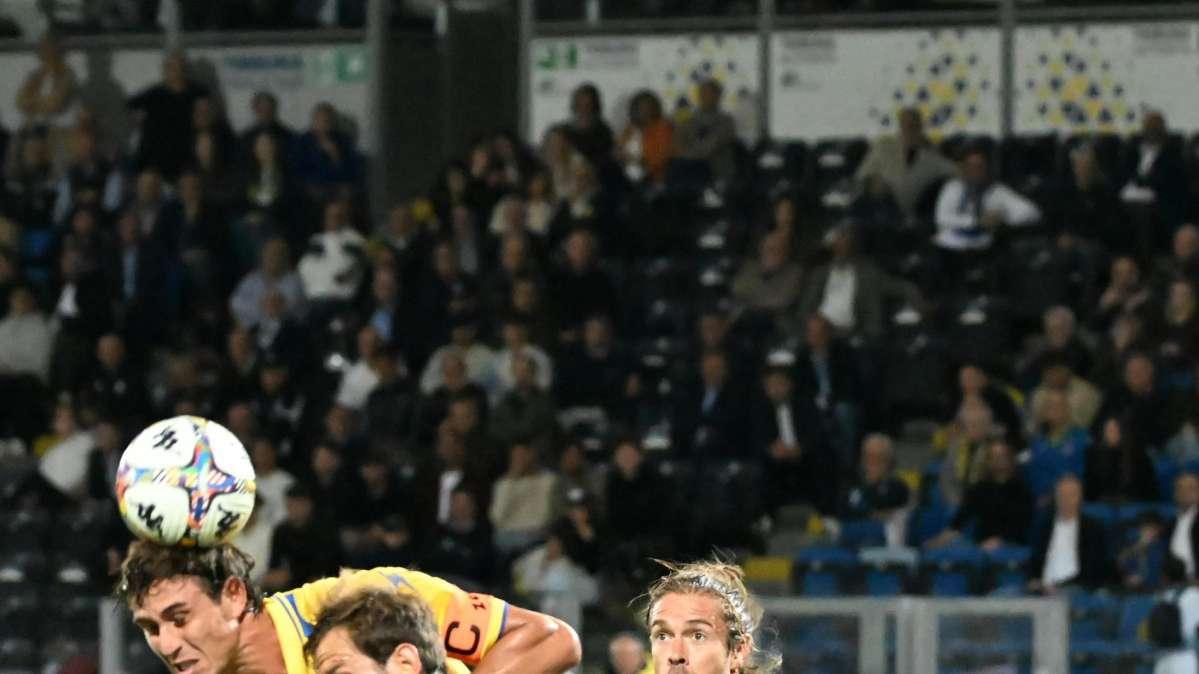 Venezia-Frosinone 3-0, Monterisi: "Per crescere dobbiamo passare da queste difficoltà"