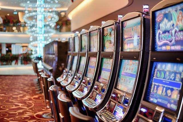 Giochi da casinò: (l’altro) passatempo preferito dai tifosi di calcio