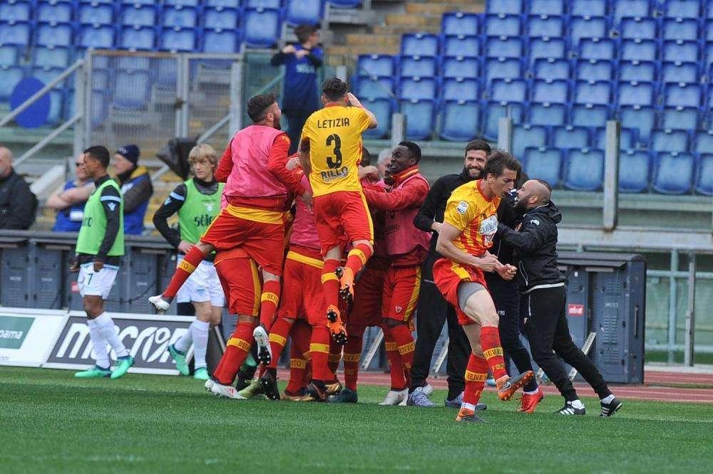 Il punto sulla B - Il Benevento sale al comando della classifica