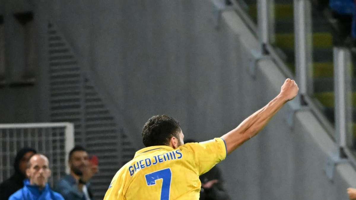 Tabellino e cronaca Carrarese-Frosinone: 0-2. Ghedjemis da urlo