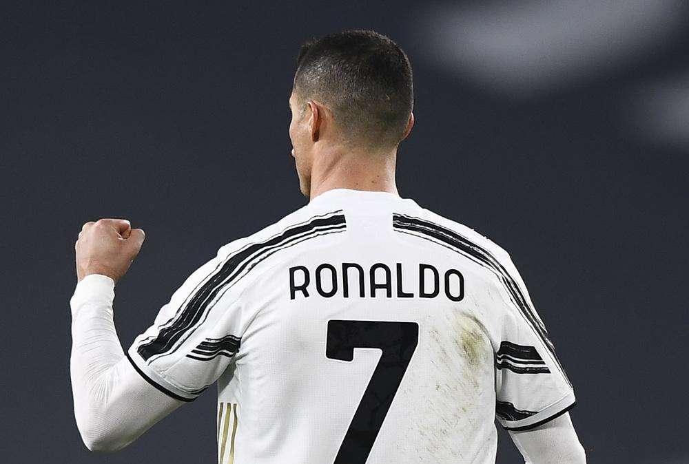 Juventus-Crotone 2-0 al 45', doppietta di Ronaldo