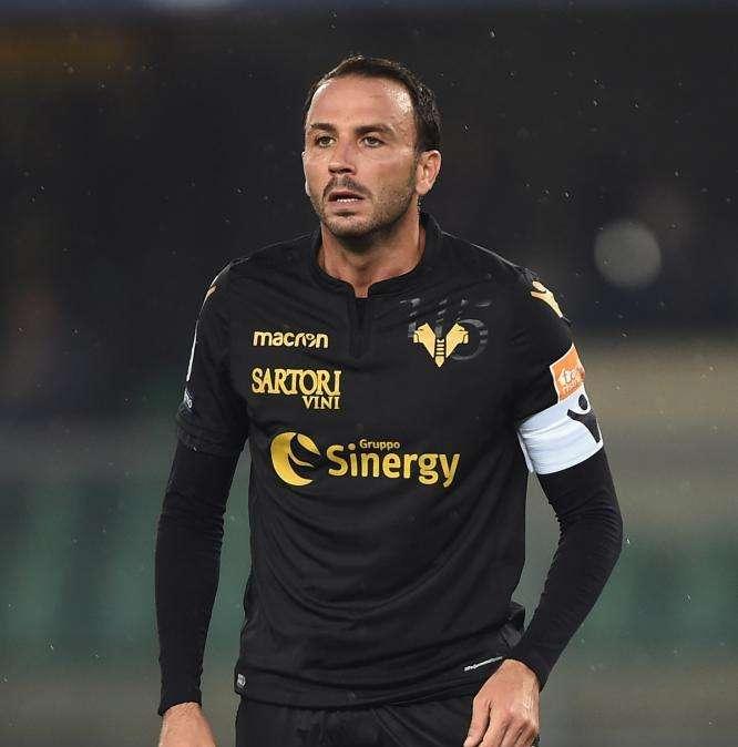 Le pagelle del Verona: nel disastro, Pazzini perde il pelo ma non il vizio