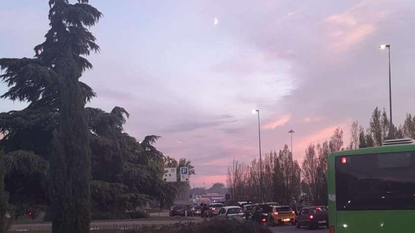 Scontri post partita: i tifosi napoletani irrompono sulla tangenziale bloccando il traffico