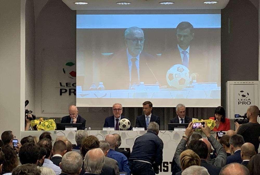 Scartata l'ipotesi playoff e playout, resta l'algoritmo. 