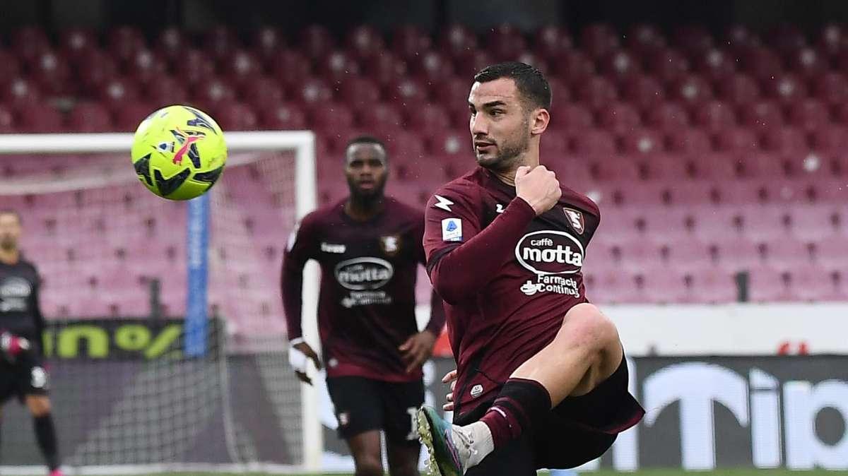 Mercato Verona: rottura tra Salernitana e Bonazzoli, Verona alla finestra