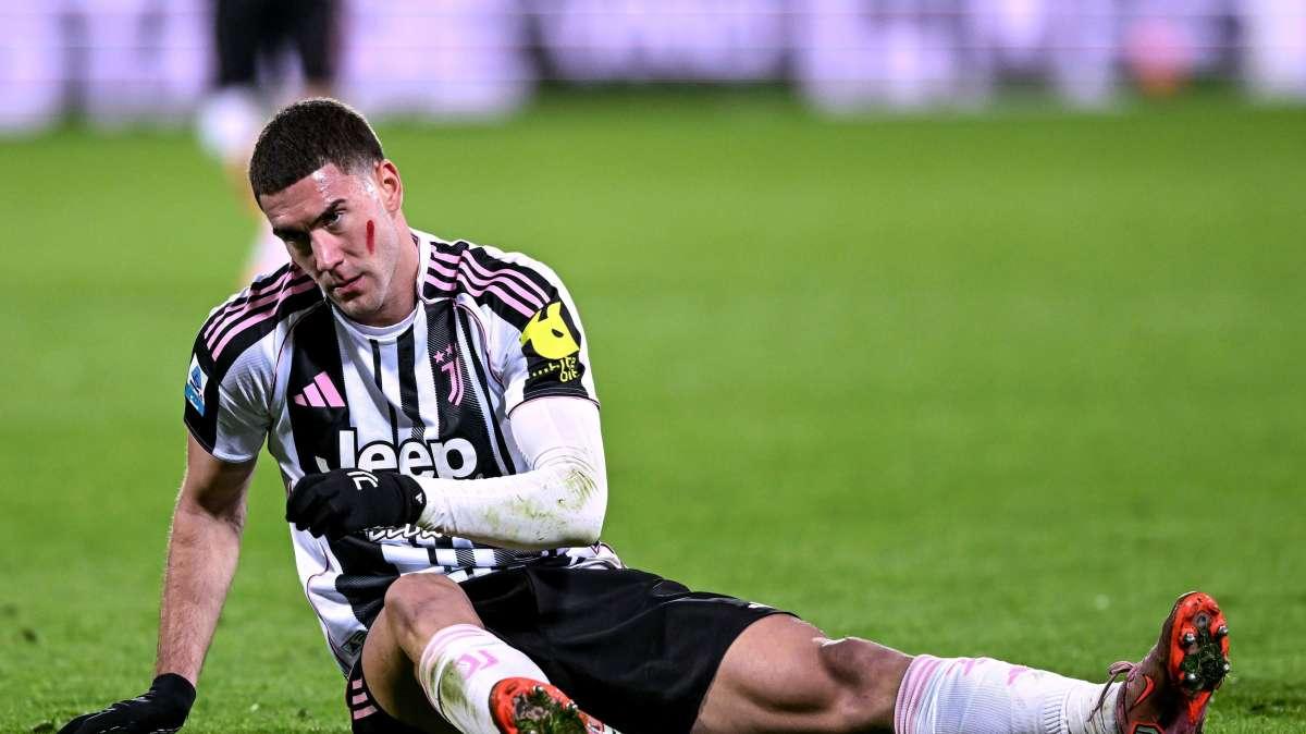 Juventus: lesione di altro grado per Vlahovic, lo stop sarà di almeno 3/4 mesi