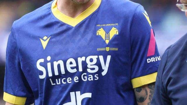 Hellas Verona: le maglie gialloblù di Verona-Torino all'asta per l'A.S.D Ex calciatori gialloblù