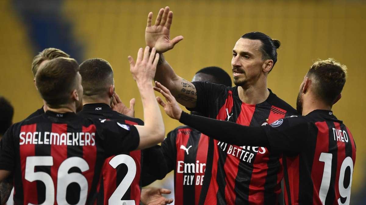Milan: Ibrahimovic, Calabria e Krunic in gruppo