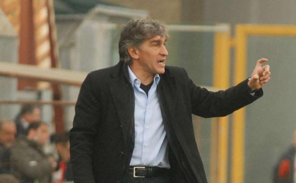 Alessandria, Galderisi accostato alla panchina dei "grigi"