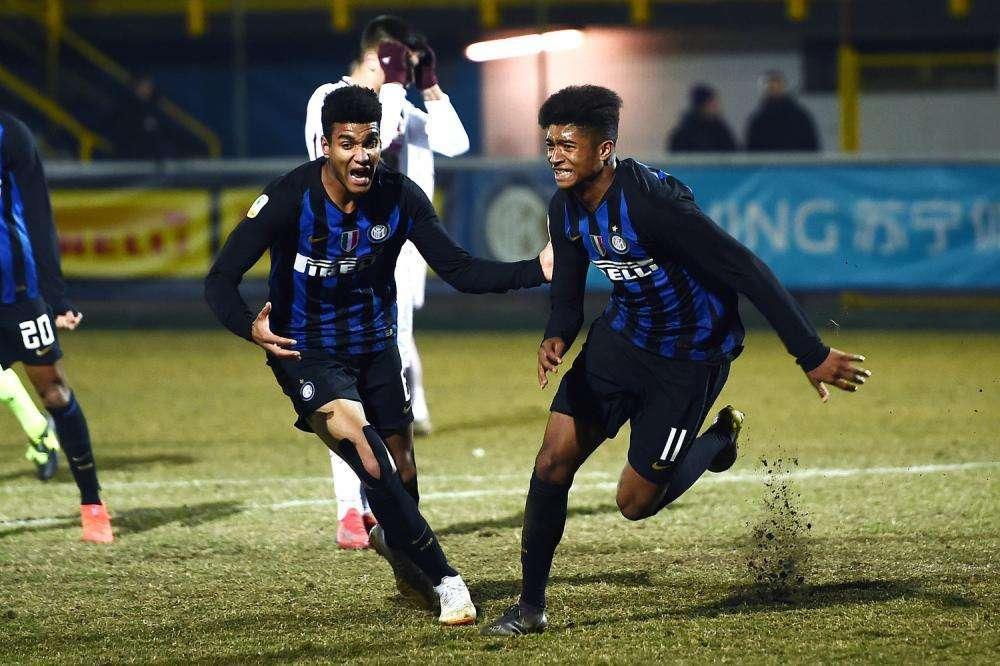 TS, mercato Inter: "Salcedo a Verona"