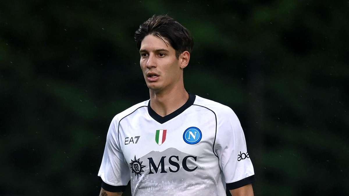 Genoa: rossoblù in pressing con il Napoli per Zanoli