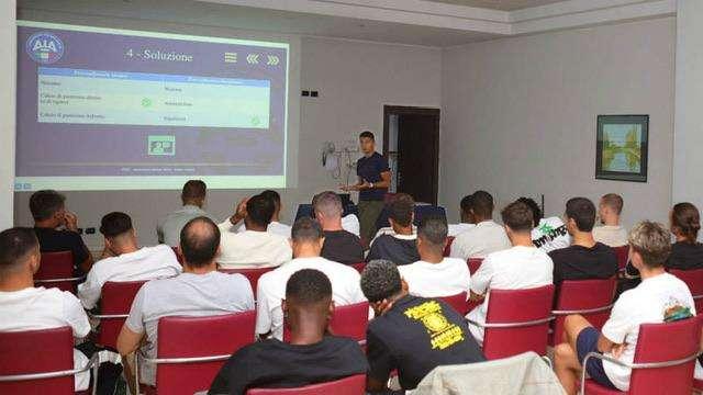 Hellas Verona: a Peschiera incontro annuale con gli arbitri