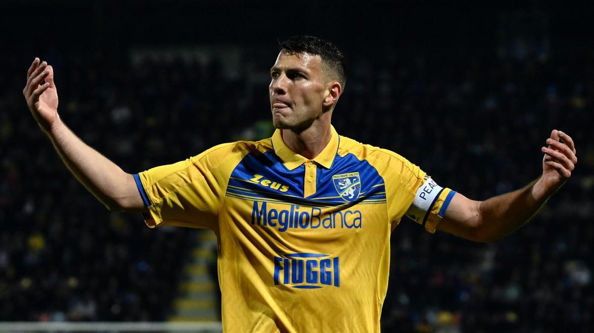 Mercato Verona - Mazzitelli, svincolato, rimane un'idea ma c'è il problema lista