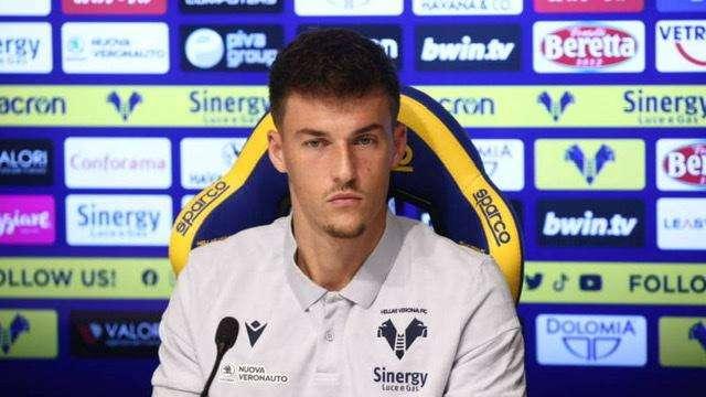 Hellas Verona, Hrustic: "Voglio onorare la maglia numero 10 del Verona"