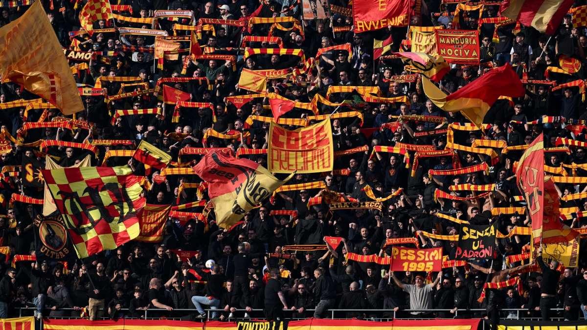 Lecce: mano pesante del Giudice Sportivo con 30mila euro di ammenda