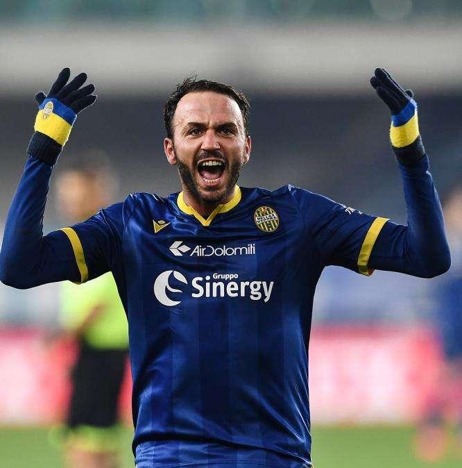 Tuttosport - Verona senza Pazzini e Borini: tre attaccanti per una maglia