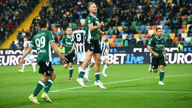 Udinese-Verona 1-1 Montipò baluardo, Baràk rigorista infallibile
