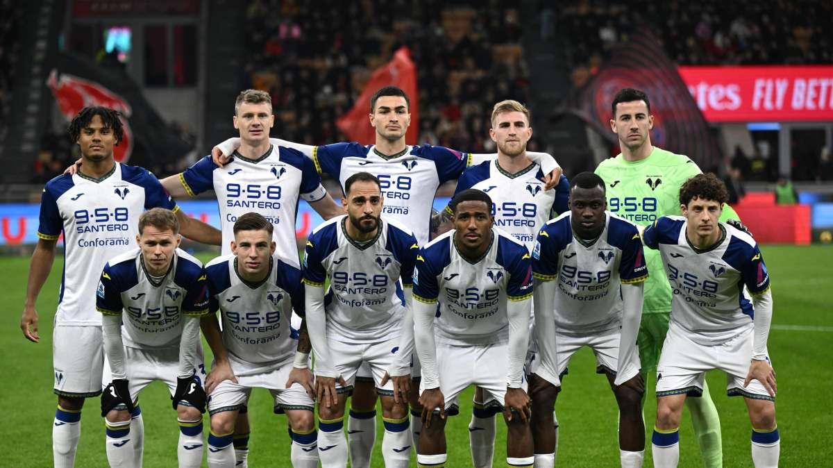 Gazzetta dello Sport - "Verona-Cagliari, chi vince trova la Serie A in tasca"