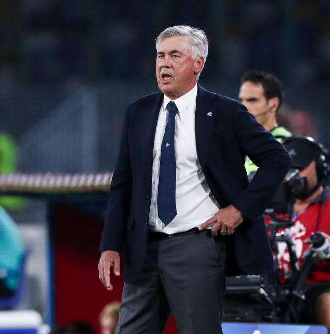 Napoli, Ancelotti conferma il tridente ma ha un dubbio