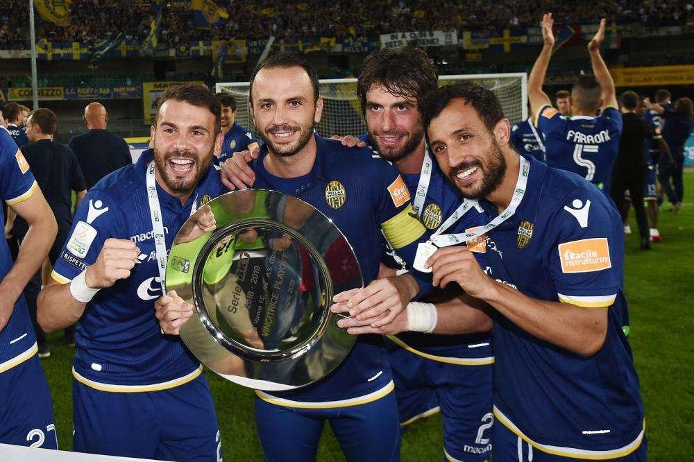 CdV: "Hellas guerriera, squadra da corsa con l'elmetto"