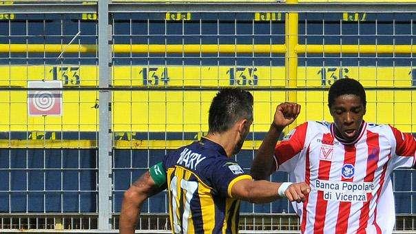 Classifica marcatori, guidano Pavoletti e Malonga