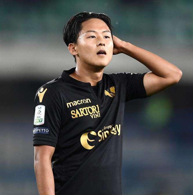TMW: "Può partire il sudcoreano Lee. Sondaggio del Sint-Truiden"